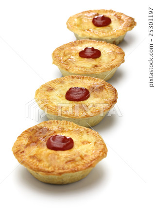 Aussie Meat Pie 25301197