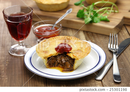 Aussie Meat Pie Aussie Meat Pie 25301198