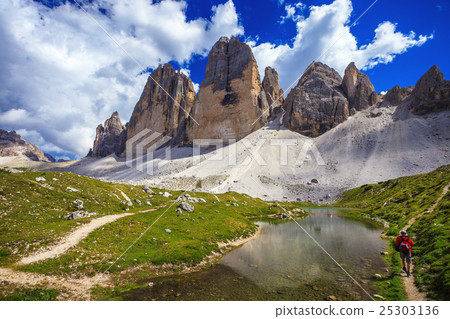 Tre Cime di Lavaredo Tre Cime di Lavaredo 25303136