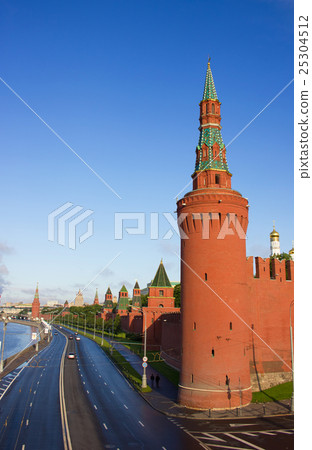 Moscow Kremlin towers 25304512