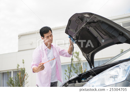 Middle couple lifestyle image 25304705