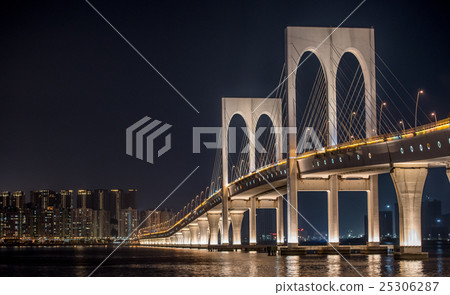 Ponte de Sai Van, bridge in Macau at night 25306287