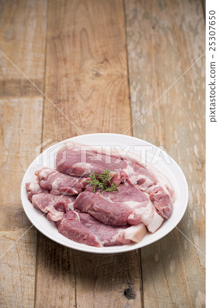 Fresh Uncooked Pork Fresh Uncooked Pork 25307650