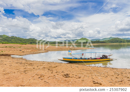 Boat at the Kaeng Krachan Dam, Thailand 25307902