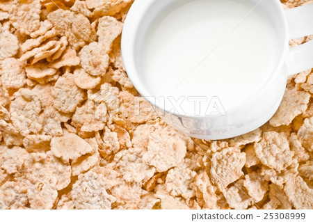 detail of milk and corn flakes detail of milk and corn flakes 25308999