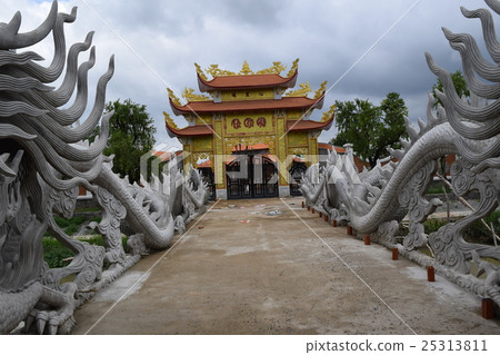 golden temple gate with two dragon on the sides golden temple gate with two dragon on the sides 25313811