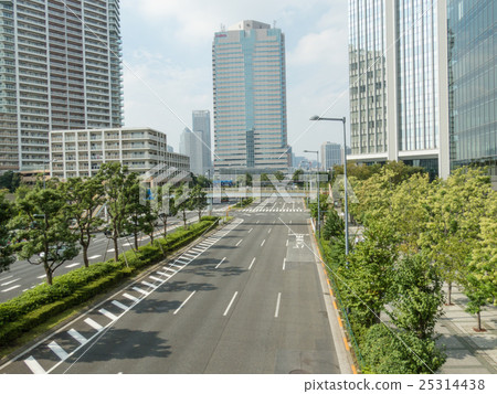 Townscape of Toyosu (Harumi-dori Highway No. 304) Townscape of Toyosu (Harumi-dori Highway No. 304) 25314438