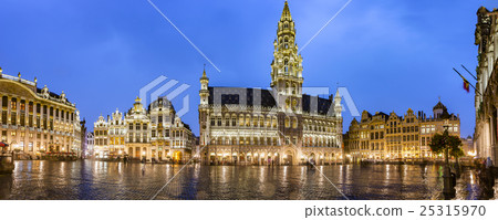 Brussels grand place panorama 25315970