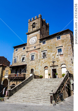 the town hall in Cortona, Tuscan , Italy 25316256
