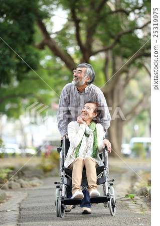 高級夫婦·照料者的形象 25319975