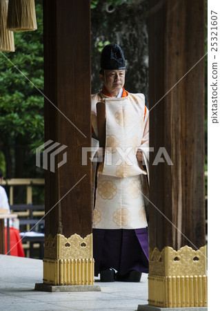 Shrine_2 25321607