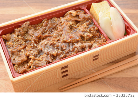 美味的烤肉盒午餐 25323752