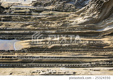 高知縣土佐清水市留下了海岸鏈岩石 高知縣土佐清水市留下了海岸鏈岩石 25324350