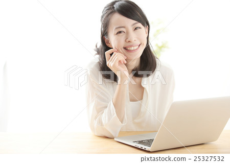 個人電腦·小姐 個人電腦·小姐 25327532