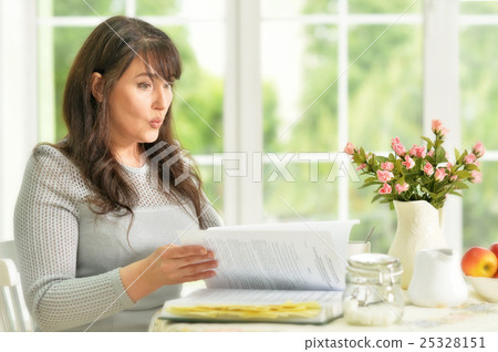 Senior woman with book Senior woman with book 25328151