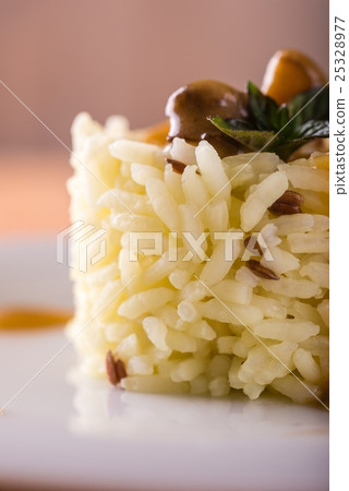 Yellow rise with sesame seeds and herbs Yellow rise with sesame seeds and herbs 25328977