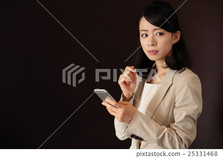 Smartphone Business Woman 25331468