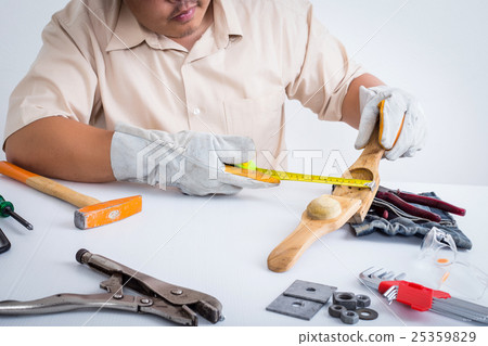 portrait of male techniciand 25359829