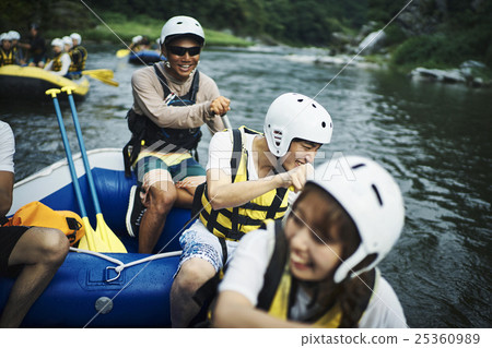 享受ruffing的男人和婦女 25360989