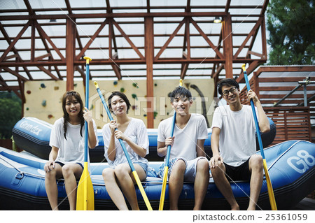 享受ruffing的男人和婦女 25361059