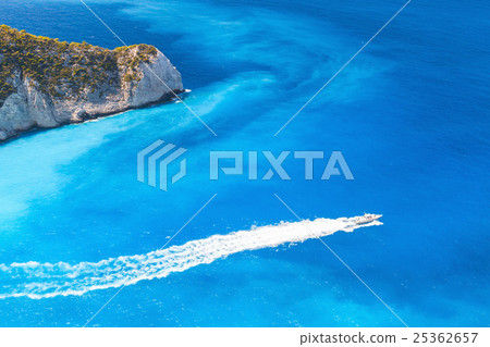 Fast motor boat goes on Navagio Bay 25362657