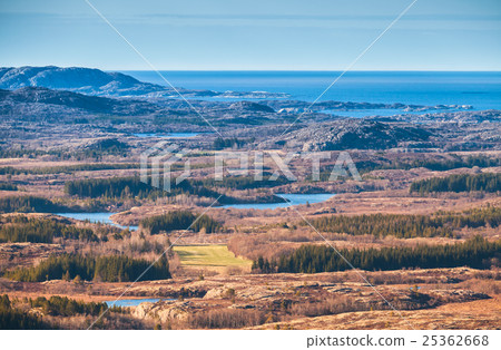 Empty Norwegian coastal landscape 25362668