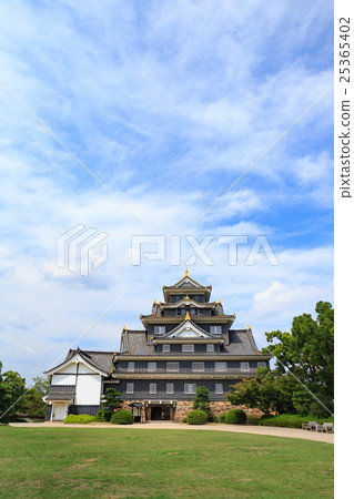 烏鴉城堡鑄在河上 - 岡山城堡 -  25365402