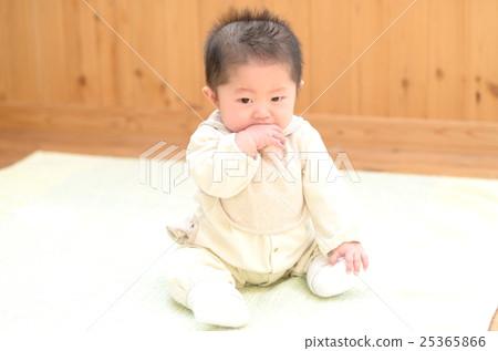 A child A child 25365866