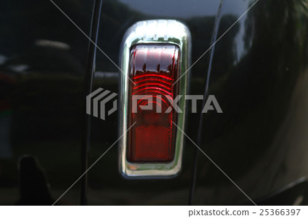 Turning an old car 25366397