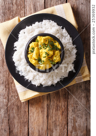 Chicken Korma of coconut and cream sauce 25369932