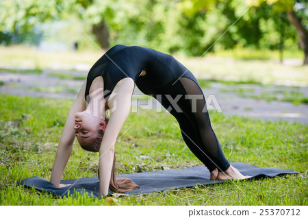 Fit young beautiful woman wearing black sporty Fit young beautiful woman wearing black sporty 25370712