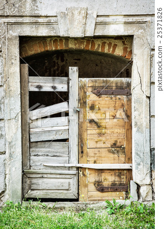Ancient wooden door, architectural element 25371826