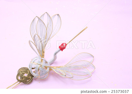Crane's water drawing 25373037