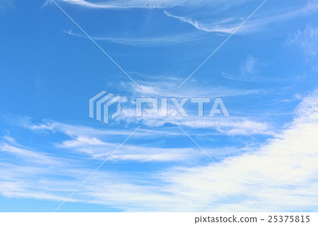 秋天和白色雲彩Shelfing藍天 25375815