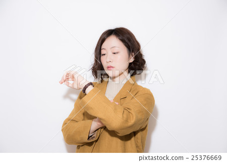 Winter clothing portrait women 25376669