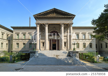 Osaka Prefectural Nakanoshima Library 25378938
