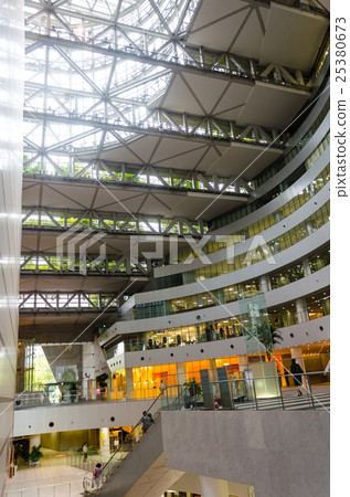 Huge atrium of Across Fukuoka 25380673