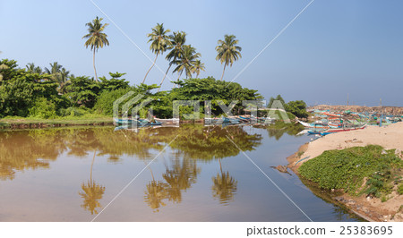 Boats and river 25383695