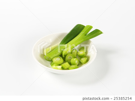 chopped green onion chopped green onion 25385254