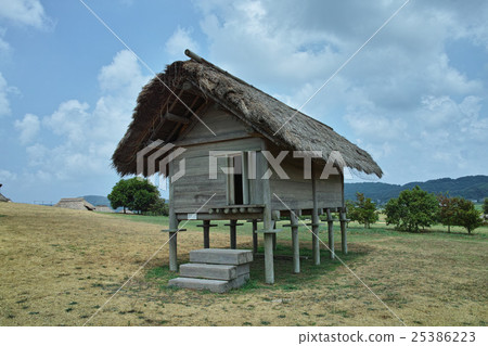 Iki: Harajinji ruins rice granary 25386223