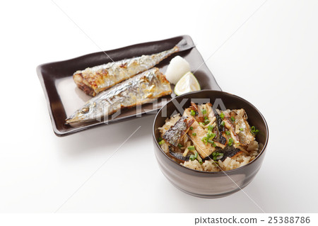 Sausa cooked rice and grilled salt 25388786