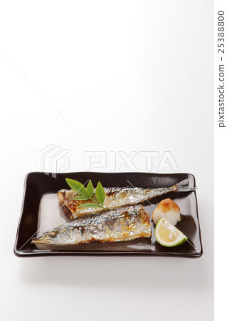 鹽烤秋刀魚 25388800