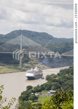 Cruise ship in Panama Canal 25388949