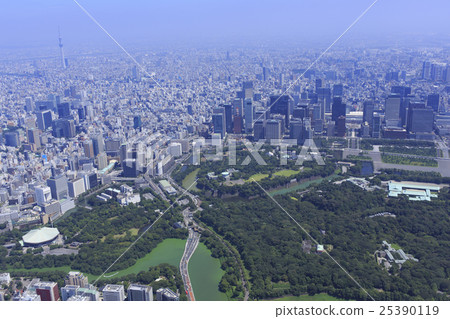 Over the Imperial Palace / Aerial shooting 25390119