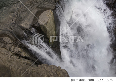 瀑布 25390970