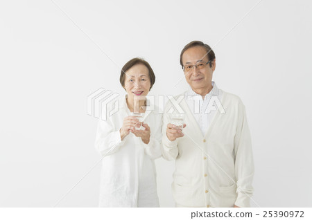 健康的高級水 25390972