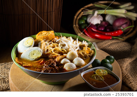 traditiona curry spicy noodle soup traditiona curry spicy noodle soup 25393701