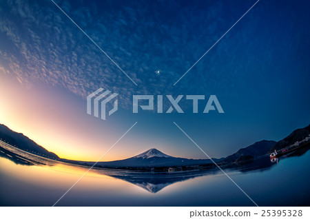 Mt. Fuji at dawn 25395328