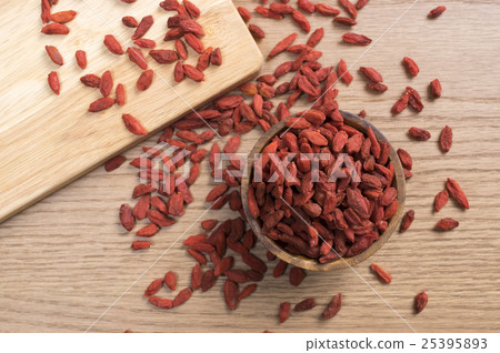Goji berry (wolfberry fruit) 25395893
