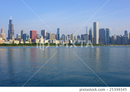 Chicago skyline Chicago skyline 25399345